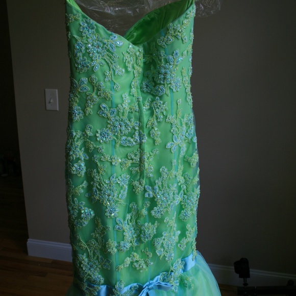 Price Reduced! Jovani Mermaid Gown - Picture 6 of 8